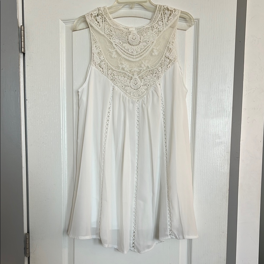 Elegant White Lace Women's Top